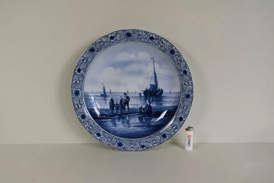 VILLEROY& BOCH  “delfts blauw”, Doorsnede 40 cm. In goede staat No. 5242